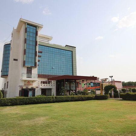 Hotel Deep Palace Jind Екстер'єр фото