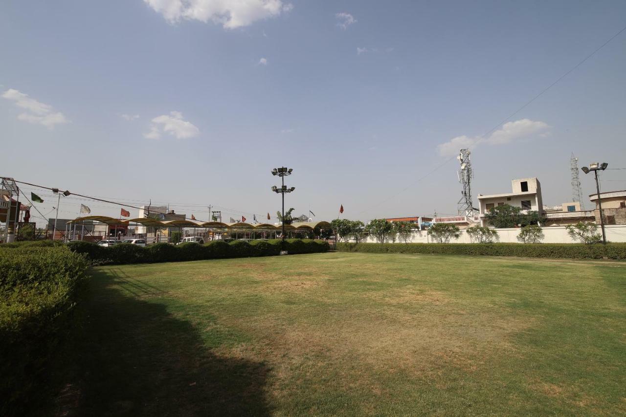 Hotel Deep Palace Jind Екстер'єр фото